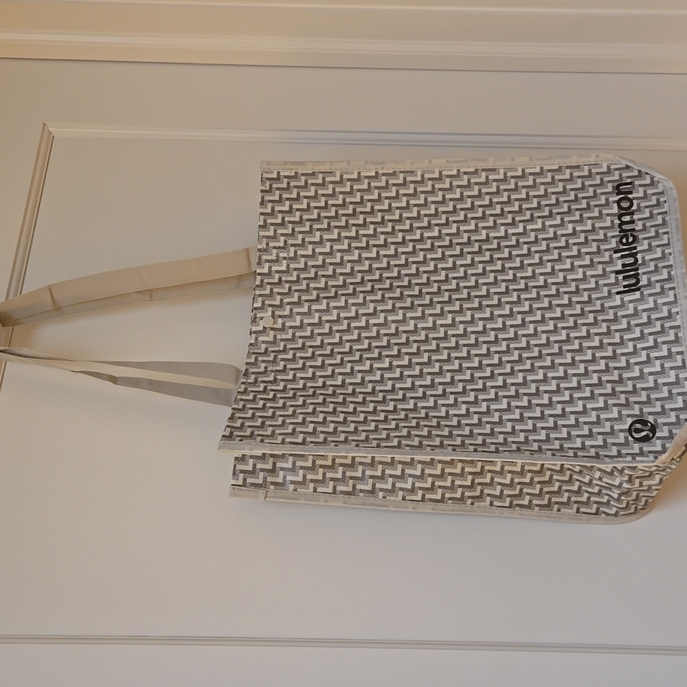 LULULEMON Newest Large Bag